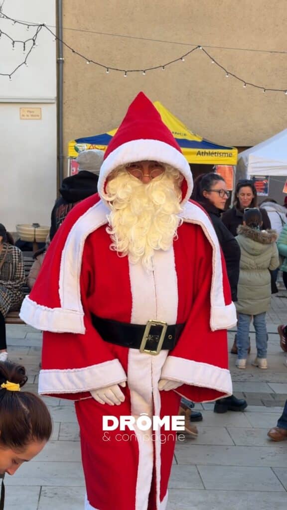 🎄 Ce week-end, on était au marché de Noël d’Alixan. On a…